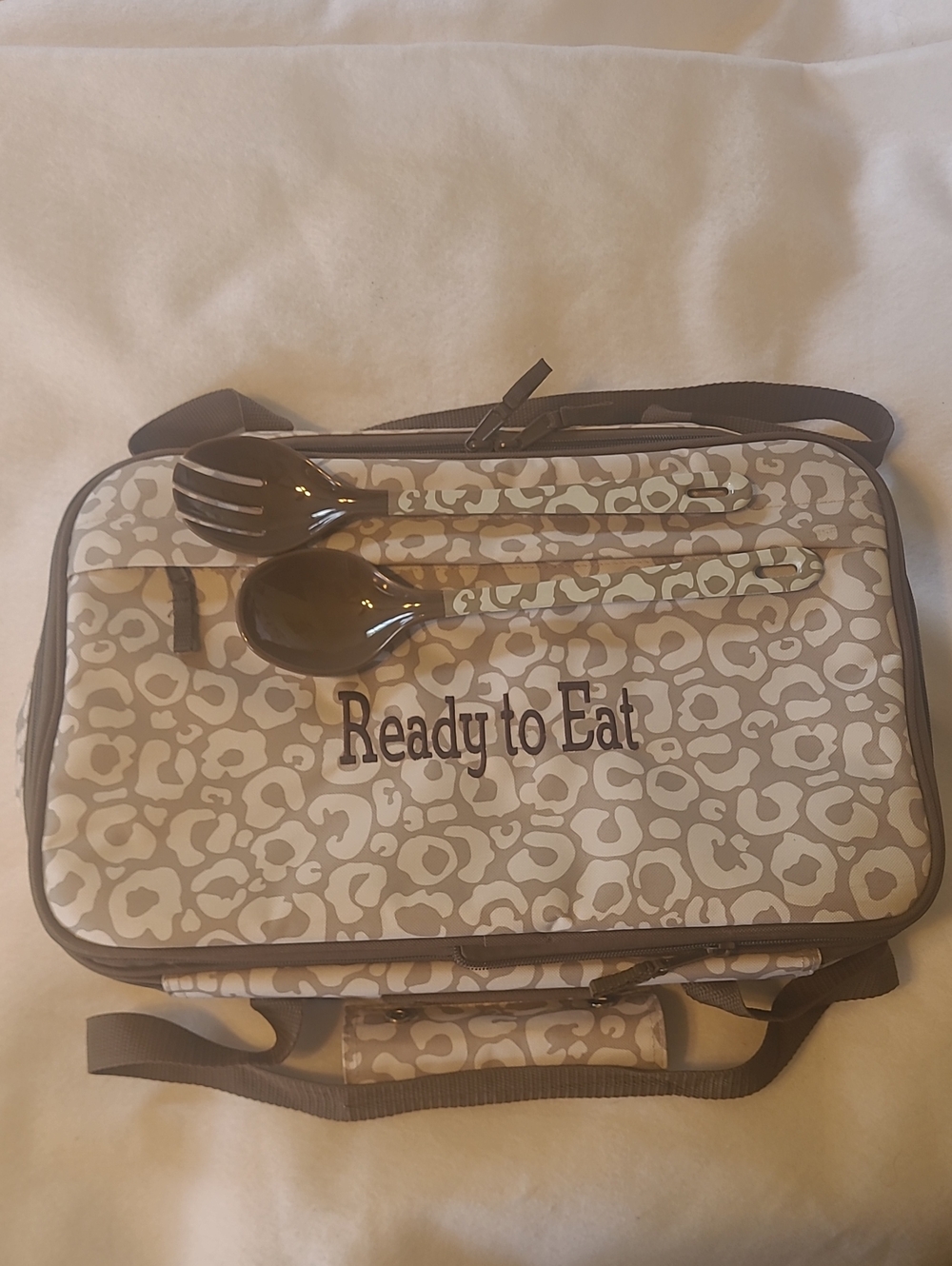 NWOT Thirty One Double Insulated Casserole Tote with Matching Utensils
